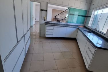 Casa &agrave; venda - 261m&sup2; - Parque Residencial Village