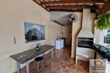 Casa &agrave; venda - 180m&sup2; - Jardim S&atilde;o Vicente