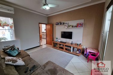 Casa &agrave; venda - Residencial Jardim do Lago III