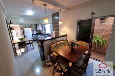 Casa &agrave; venda - 200m&sup2; - Residencial Ana Paula