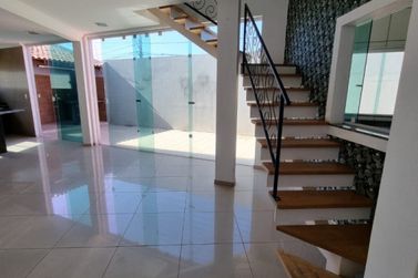Casa &agrave; venda - 261m&sup2; - Parque Residencial Village