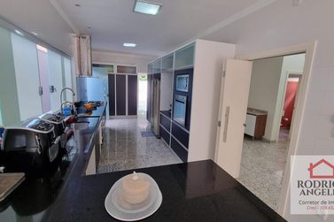 Casa &agrave; venda - Centro