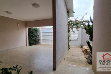 Casa &agrave; venda - Residencial Jardim do Lago III