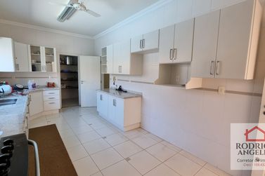 Casa &agrave; venda - 406m&sup2; - Parque Residencial Village