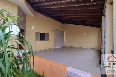 Casa &agrave; venda - 200m&sup2; - Residencial Jardim do Lago IV