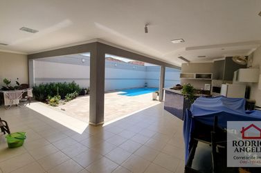Casa &agrave; venda - Centro
