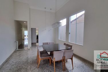 Casa &agrave; venda - Centro