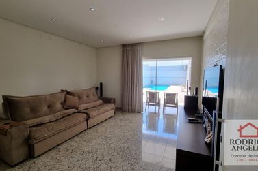 Casa &agrave; venda - Centro