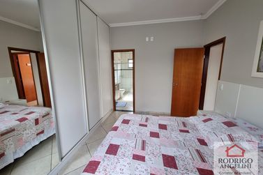 Casa &agrave; venda - Residencial Jardim do Lago III