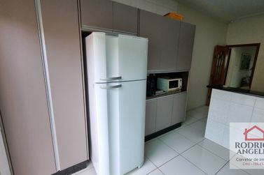 Casa &agrave; venda - 200m&sup2; - Residencial Jardim do Lago IV