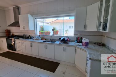 Casa &agrave; venda - 406m&sup2; - Parque Residencial Village