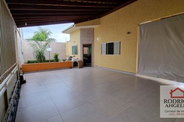Casa &agrave; venda - 200m&sup2; - Residencial Jardim do Lago IV