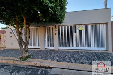 Casa &agrave; venda - 200m&sup2; - Residencial Ana Paula