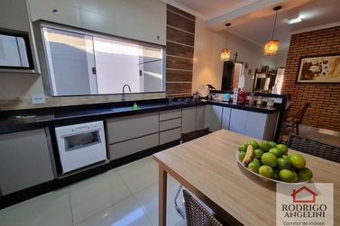 Casa &agrave; venda - 200m&sup2; - Residencial Ana Paula