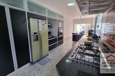 Casa &agrave; venda - Centro