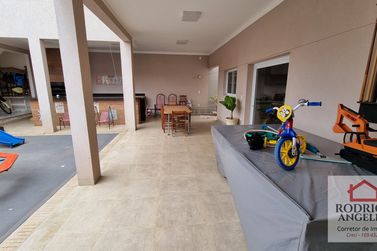 Casa &agrave; venda - Residencial Jardim do Lago III