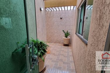 Casa &agrave; venda - 200m&sup2; - Residencial Jardim do Lago IV