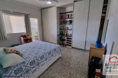 Casa &agrave; venda - Centro