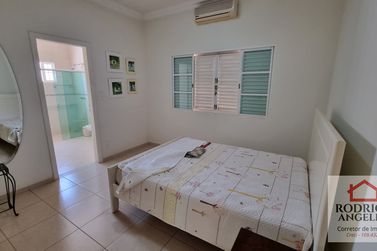 Casa &agrave; venda - 406m&sup2; - Parque Residencial Village