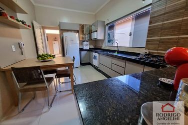 Casa &agrave; venda - 200m&sup2; - Residencial Ana Paula