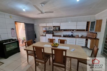 Casa &agrave; venda - 180m&sup2; - Jardim S&atilde;o Vicente