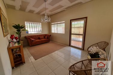 Ch&aacute;cara &agrave; venda - 850m&sup2; - Vila Anselmo