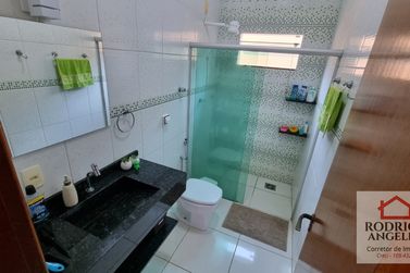 Casa &agrave; venda - 200m&sup2; - Residencial Jardim do Lago IV