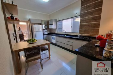 Casa &agrave; venda - 200m&sup2; - Residencial Ana Paula