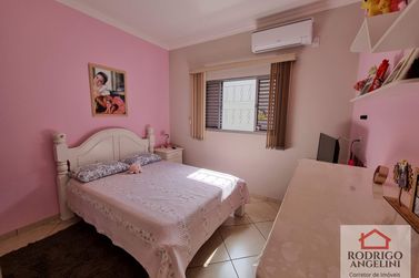 Casa &agrave; venda - Residencial Jardim do Lago III