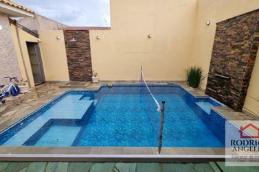 Casa &agrave; venda - 200m&sup2; - Residencial Jardim do Lago IV