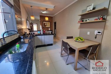 Casa &agrave; venda - 200m&sup2; - Residencial Ana Paula