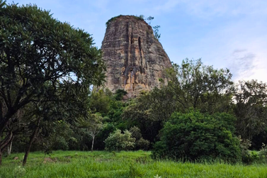 Monumento Natural Torre de Pedra &eacute; destaque entre os atrativos da regi&atilde;o