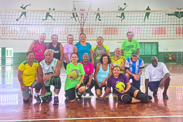 V&ocirc;lei Adaptado fortalece sa&uacute;de e integra&ccedil;&atilde;o em Porangaba