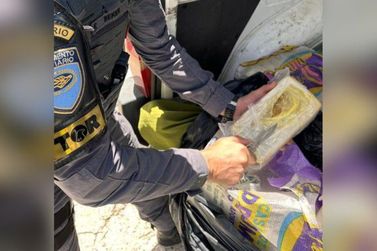 Pol&iacute;cia Rodovi&aacute;ria apreende mais de 400 kg de coca&iacute;na em Porangaba
