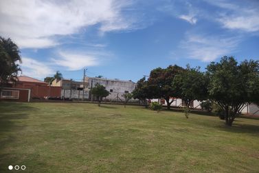 Ch&aacute;cara &agrave; venda - 2000m&sup2; - Colina Verde