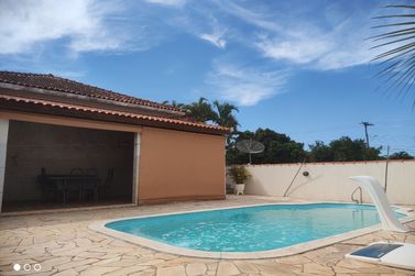 Ch&aacute;cara &agrave; venda - 2000m&sup2; - Colina Verde