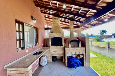Ch&aacute;cara &agrave; venda - 180m&sup2; - &Aacute;rea Rural de Porangaba