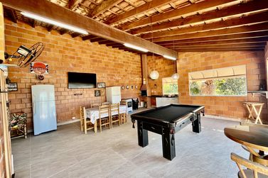 Ch&aacute;cara &agrave; venda - 180m&sup2; - &Aacute;rea Rural de Porangaba