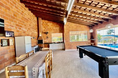 Ch&aacute;cara &agrave; venda - 180m&sup2; - &Aacute;rea Rural de Porangaba