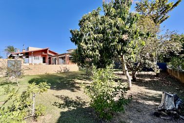 Ch&aacute;cara &agrave; venda - 180m&sup2; - &Aacute;rea Rural de Porangaba