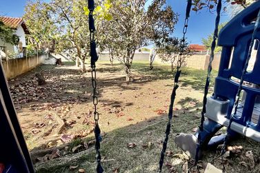 Ch&aacute;cara &agrave; venda - 180m&sup2; - &Aacute;rea Rural de Porangaba