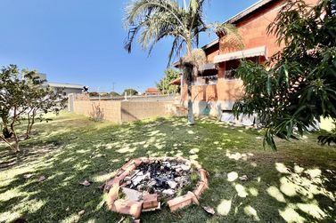 Ch&aacute;cara &agrave; venda - 180m&sup2; - &Aacute;rea Rural de Porangaba