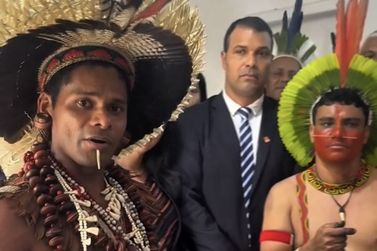 Professores ind&iacute;genas ocupam C&acirc;mara de Porto Seguro em protesto por melhorias