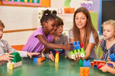 Dia Nacional do Pedagogo celebra profissionais essenciais na forma&ccedil;&atilde;o cidad&atilde;