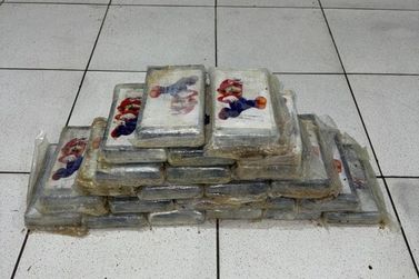 Pol&iacute;cia Militar apreende 23 kg de pasta base de coca&iacute;na em Santa Cruz Cabr&aacute;lia