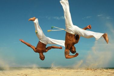Porto Seguro sanciona lei que reconhece capoeiristas como guardi&otilde;es culturais