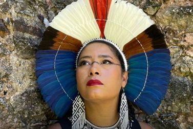 Escritora Patax&oacute; lan&ccedil;a livro solo com foco na valoriza&ccedil;&atilde;o das culturas ind&iacute;genas