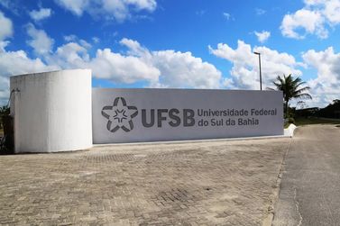 UFSB abre edital de concurso para docentes com sal&aacute;rios de at&eacute; R$ 14,4 mil 