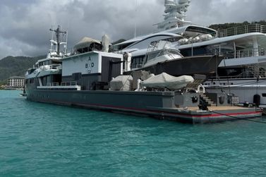 Iate de luxo turco de US$ 31,5 milh&otilde;es chama aten&ccedil;&atilde;o em Porto Seguro
