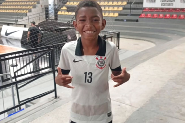 Aos 10 anos, jovem do Baian&atilde;o conquista vaga no futsal do Corinthians